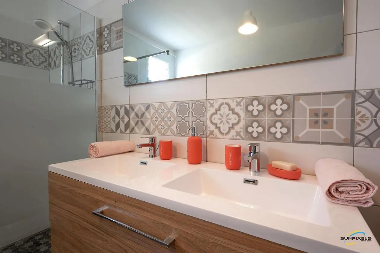 Apartamento L'Anse Plage Appartement 2 Chambres Avec Spa A 200 M De La Plage, Jardin Prive Et Parking Les Trois-Ilets