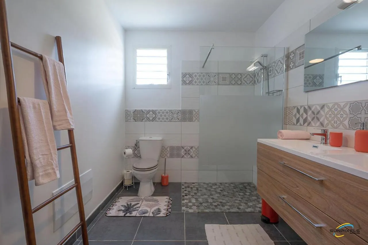 Apartamento L'Anse Plage Appartement 2 Chambres Avec Spa A 200 M De La Plage, Jardin Prive Et Parking Les Trois-Ilets